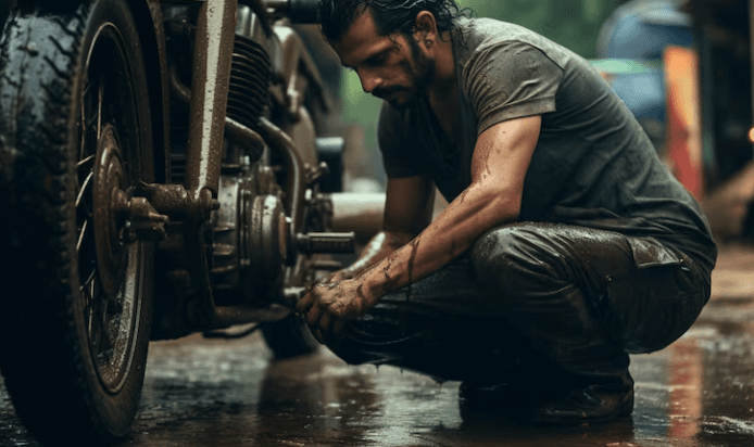 Road Side Assistance for Bike Riders: Breakdowns, Tyres, Fuel and Safety Steps