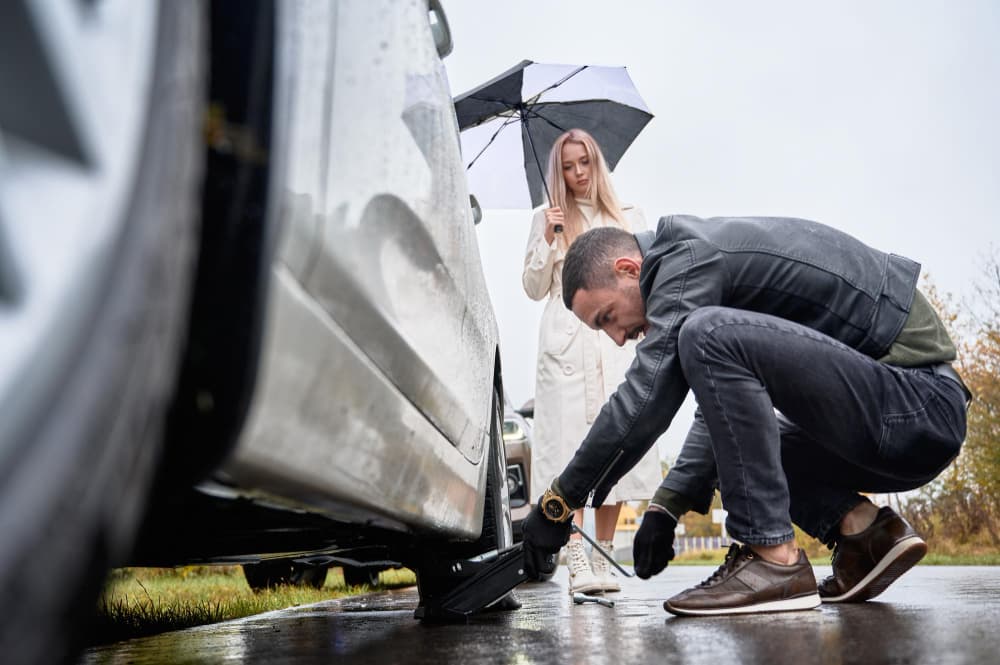 How 24&#215;7 Roadside Assistance Ensures Road Safety