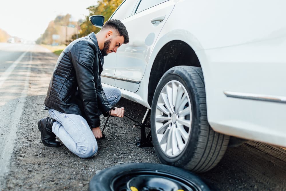Stuck with a Flat? Tyre Puncture Repair Online Fast