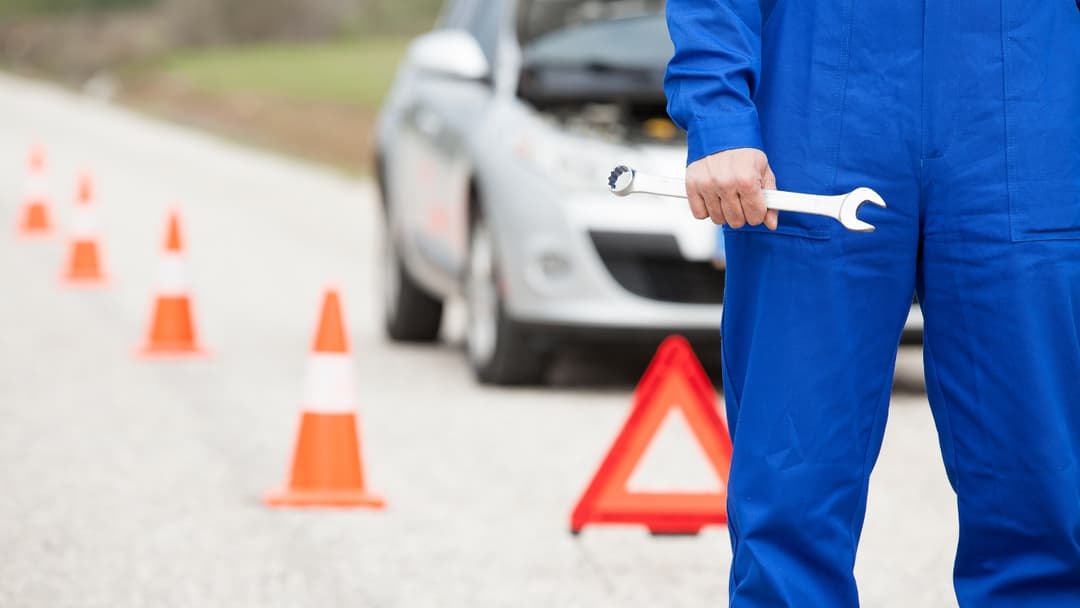 Should You Tip Roadside Assistance? Here’s What You Need to Know