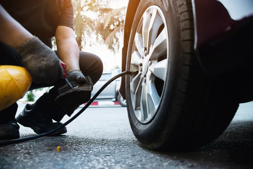 How do I know if I have puncture in my car tire