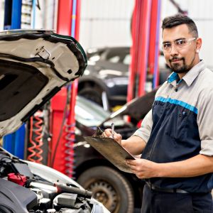 Factors to be kept in mind while choosing the right mechanic or service for your car