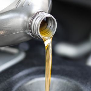 The disadvantages of using synthetic oil in vehicles