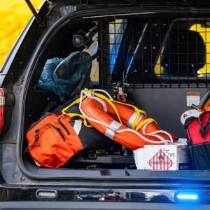 What items should be included in a car emergency kit