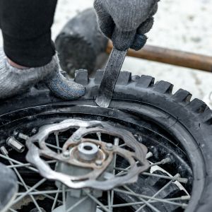 Advantages and disadvantages of tubeless tyres