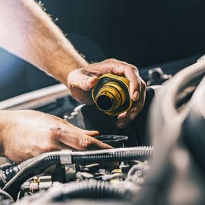 Tips for a Successful Oil Check: Dos and Don'ts