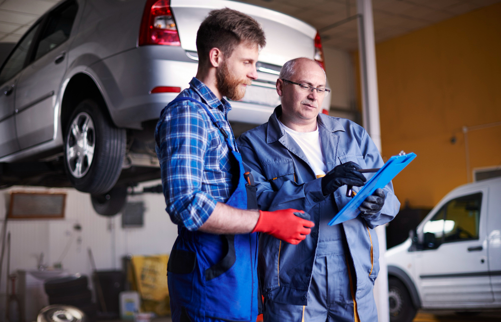 Noida, Mechanic Near Me: Fastest Roadside Assistance